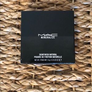 MAC mineralized in medium skinfinish natural!